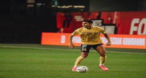 إياد العسقلاني يعلن إصابته بقطع في الرباط الصليبي